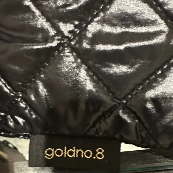 Elegant Black Quilted Crossbody Bag - Picture 3 of 7